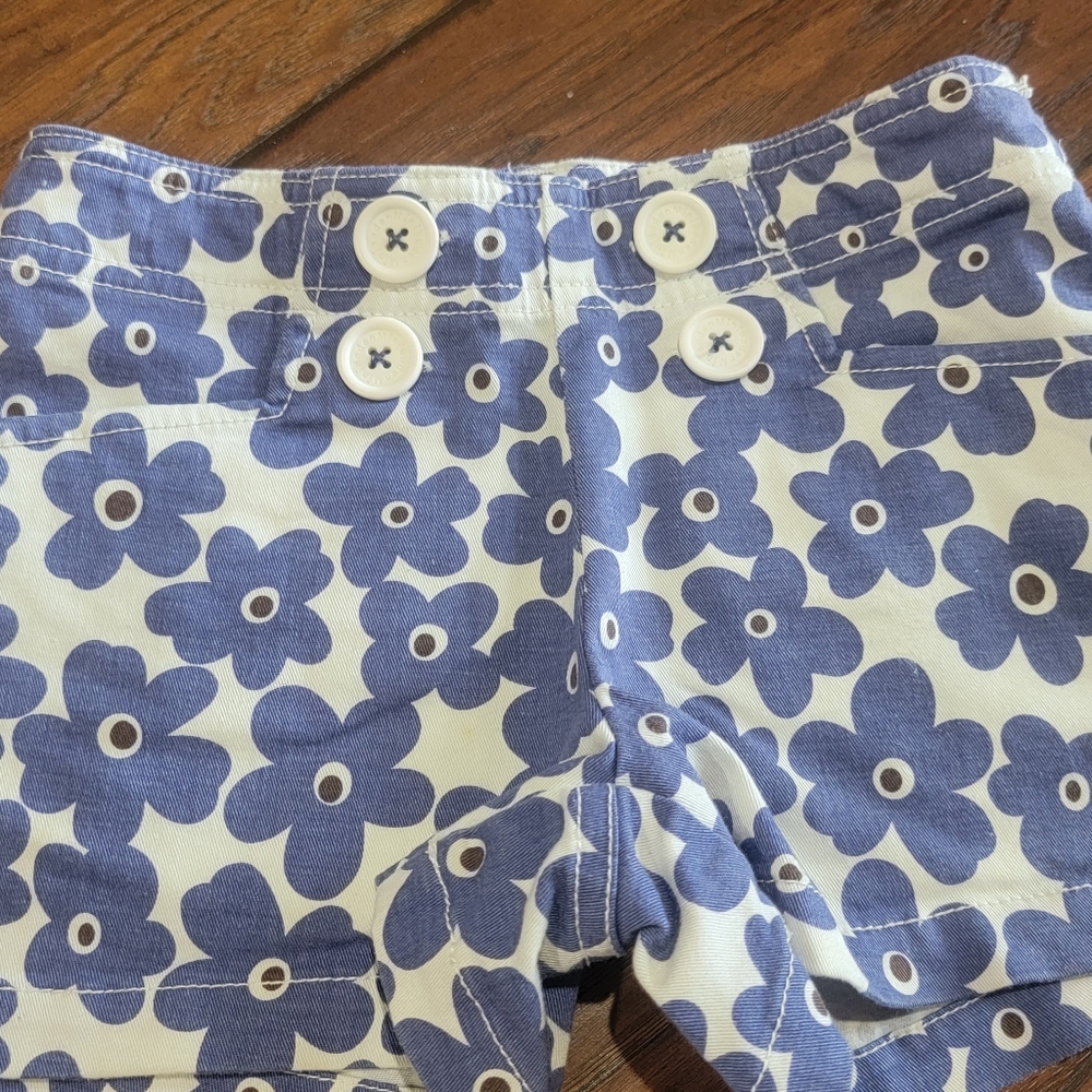 Mini Boden Blue and White Floral Cotton Shorts - Picture 3 of 9